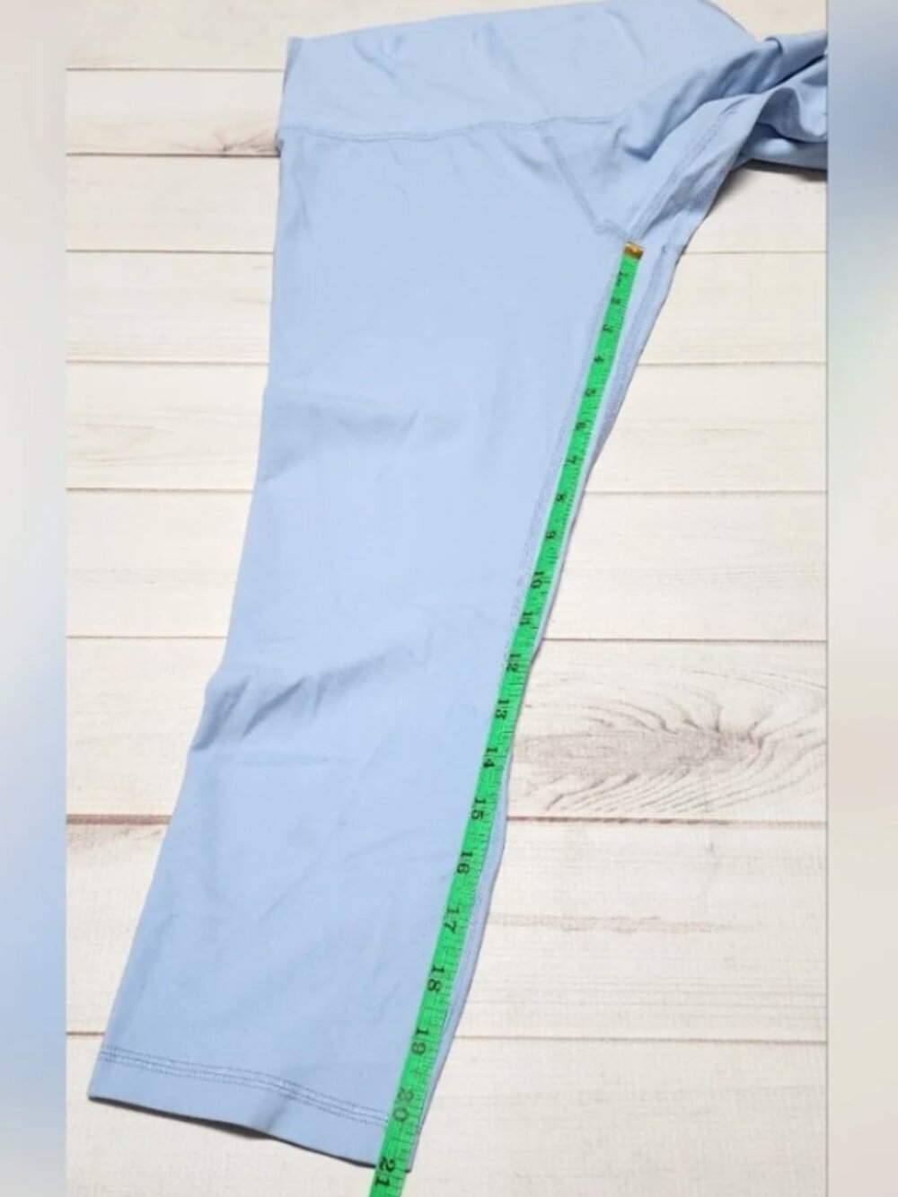 Glowmode Feather Fit Low Impact Baby Blue Capri Leggings NWT - Picture 7 of 10
